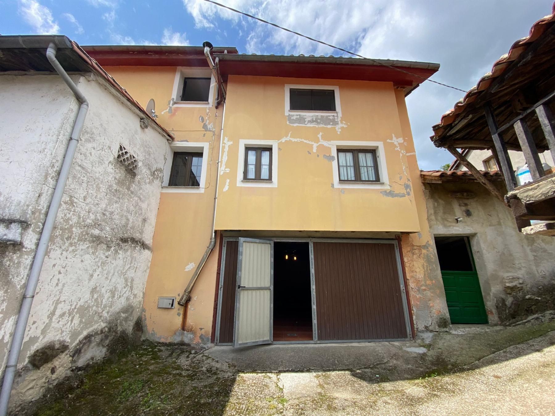 Exterior view of Single-family semi-detached for sale in Bimenes  with Heating