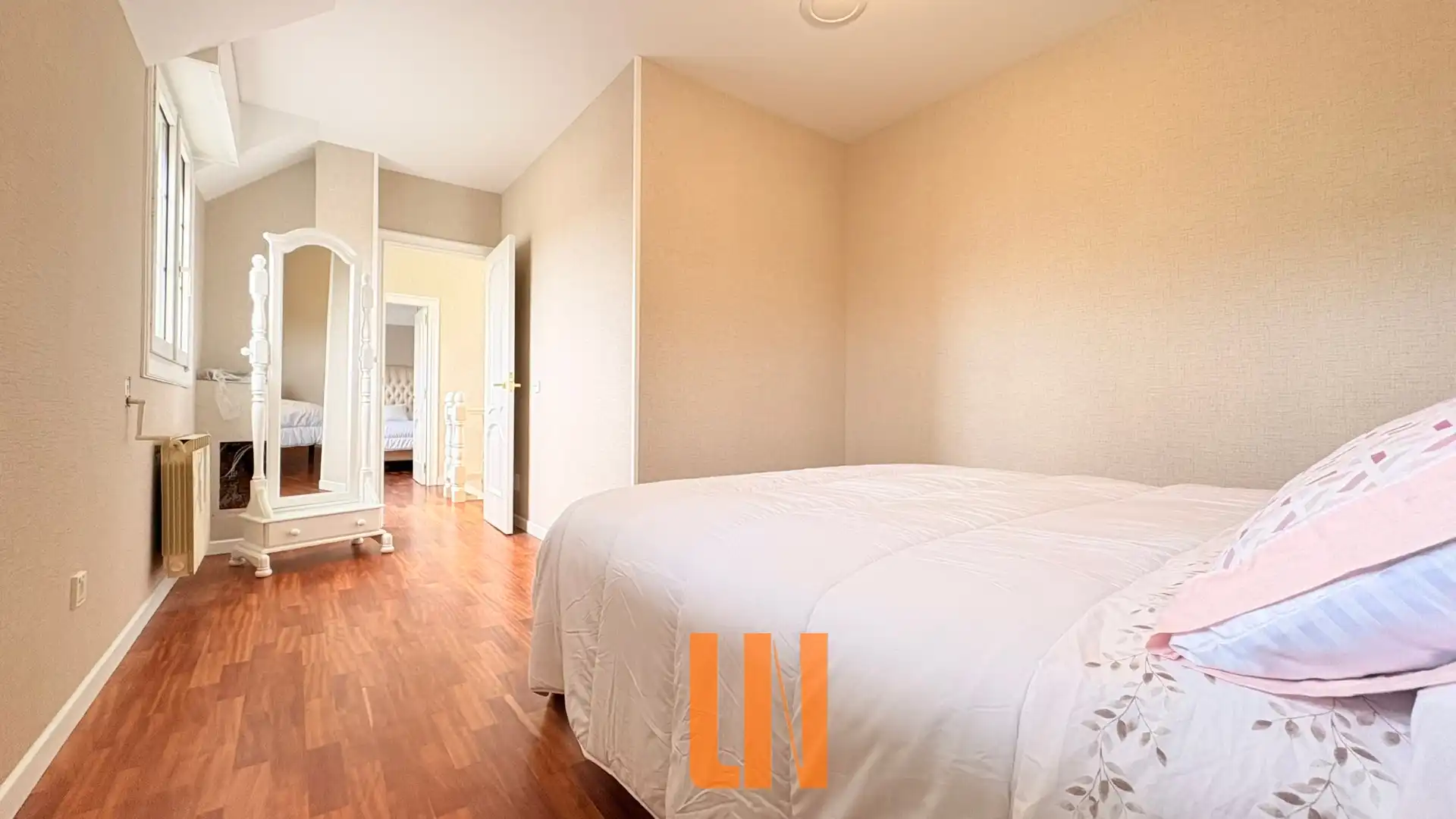 Habitación de Casa o chalet en venta en A Coruña Capital  con Calefacción, Jardín privado y Parquet