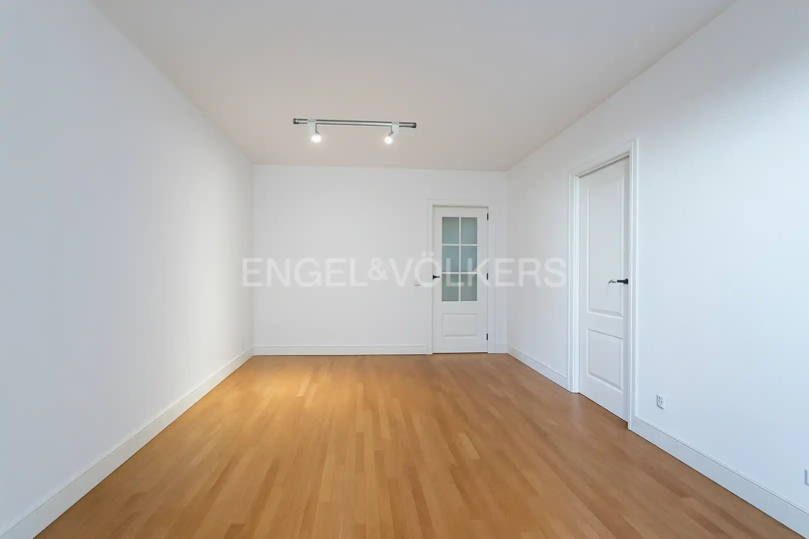 Piso en venta en Sant Just Desvern con Calefacción, Jardín privado y Parquet