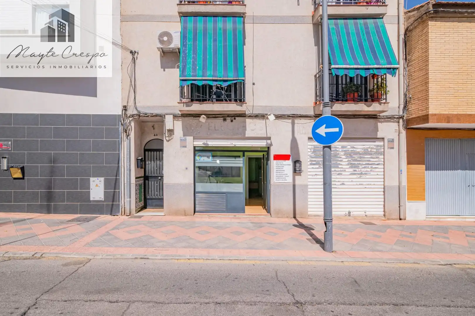 Vista exterior de Local en venta en Armilla con Aire acondicionado