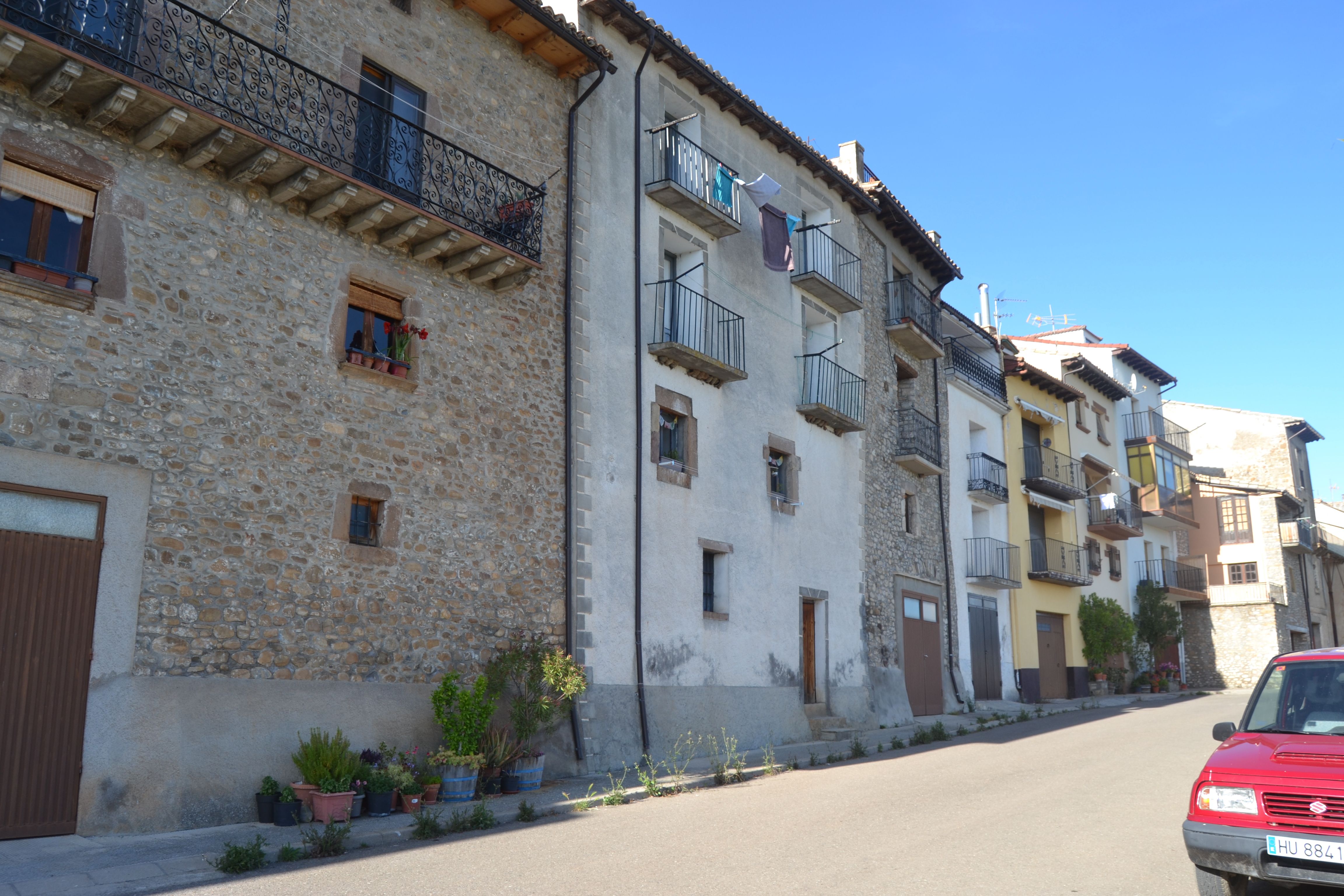 Vista exterior de Finca rústica en venda en Canal de Berdún amb Calefacció, Terrassa i Traster