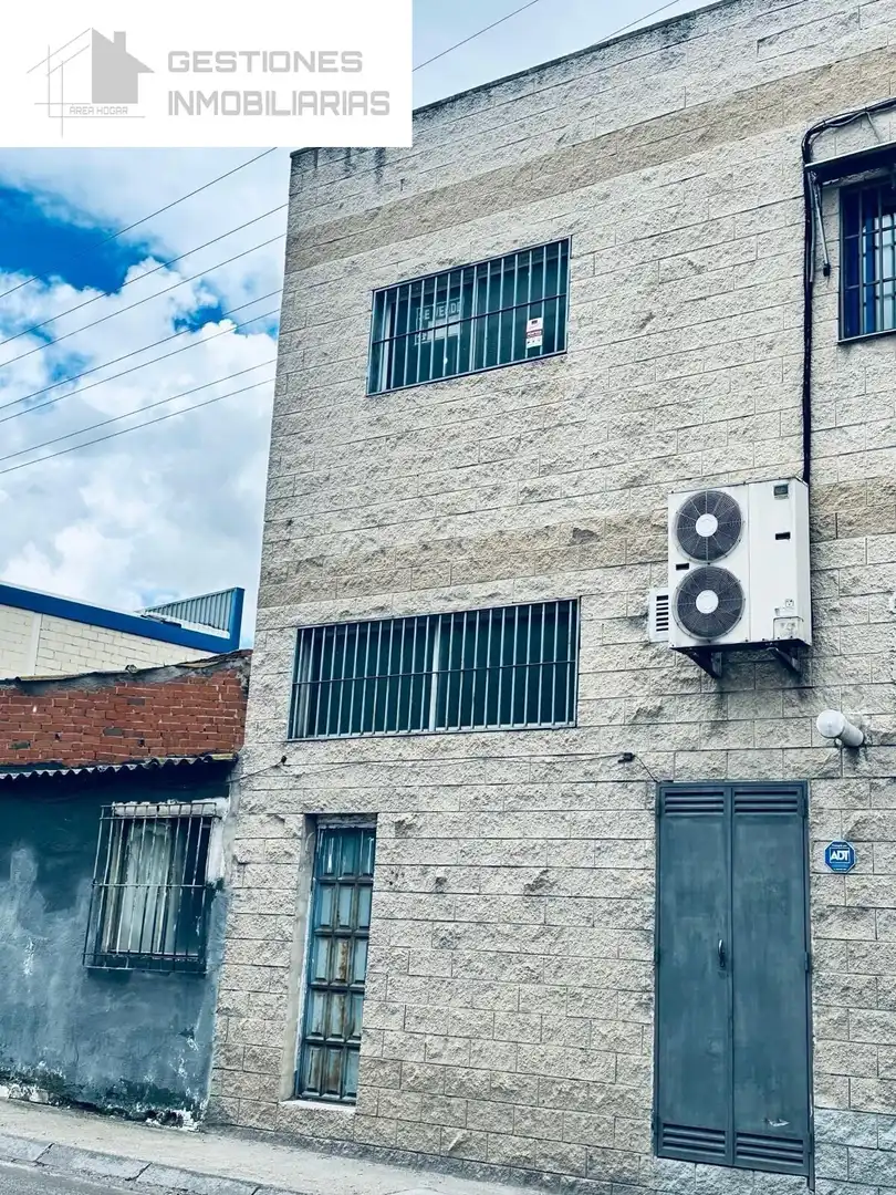 Vista exterior de Nave industrial en venta en Leganés