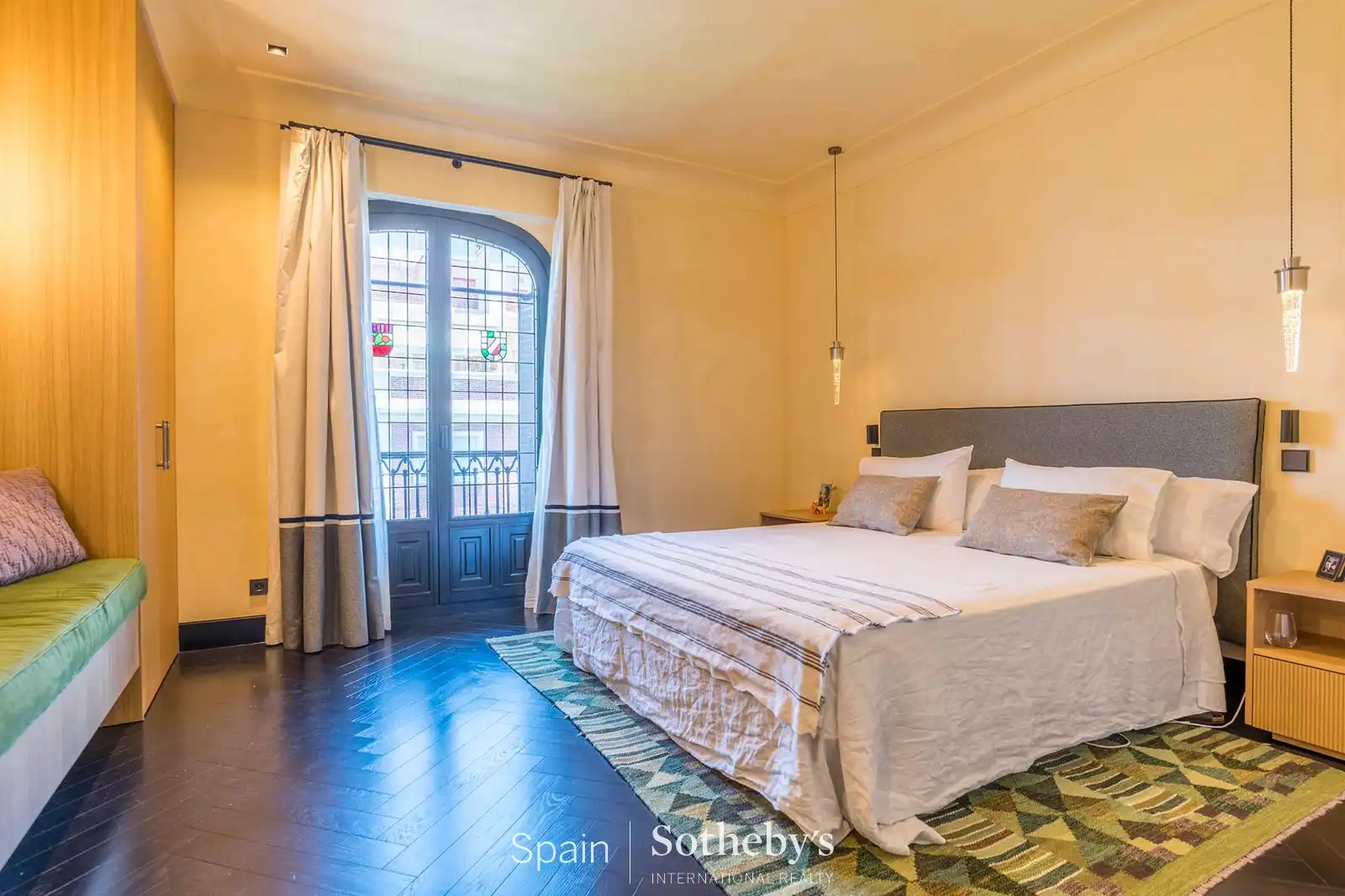 Dormitori de Apartament en venda en Madrid amb Aire condicionat i Calefacció