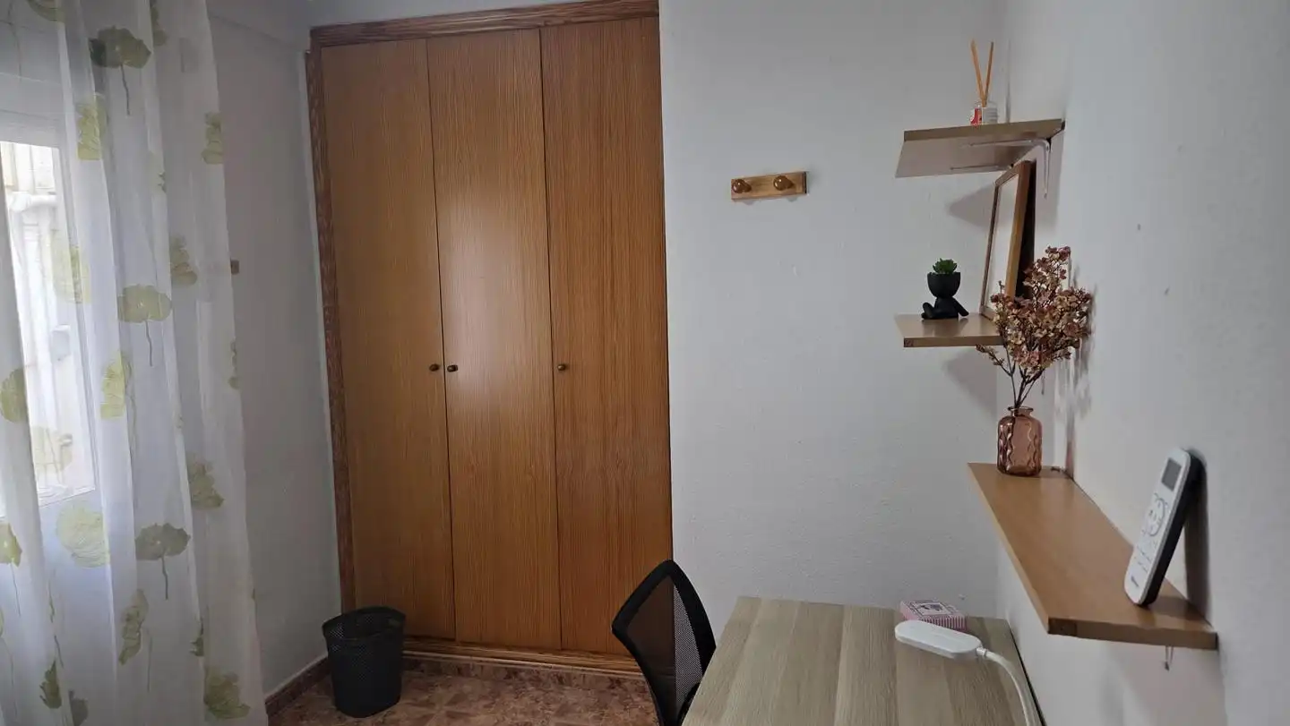 Habitación de Piso para compartir en Moncada con Aire acondicionado, Calefacción y Amueblado