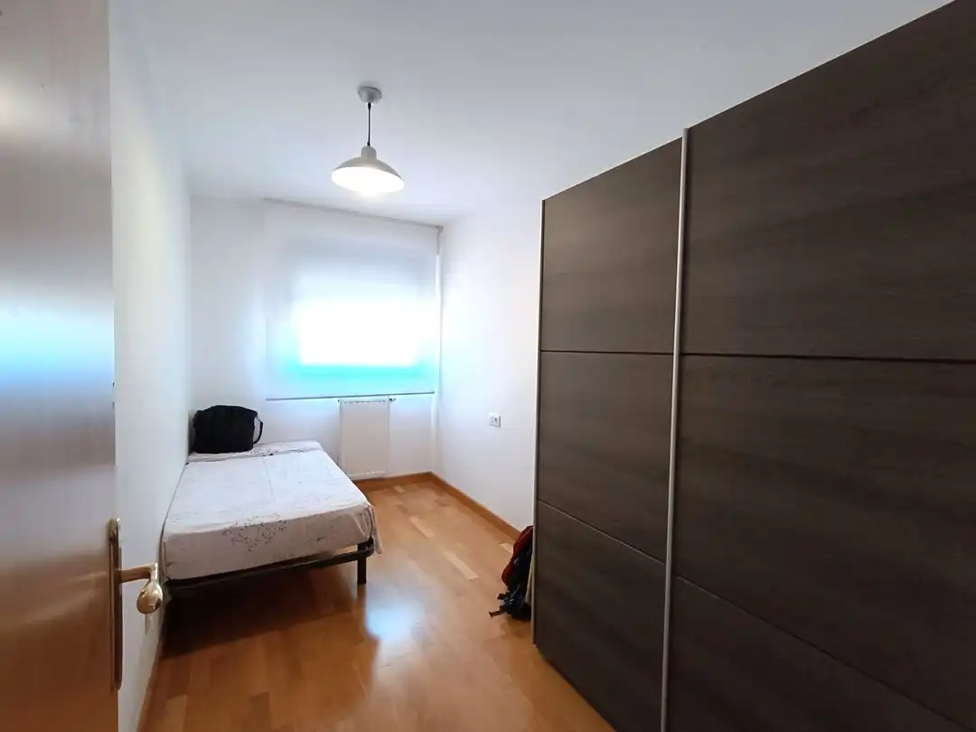 Schlafzimmer von Wohnung zur Miete in  Pamplona / Iruña mit Heizung, Privatgarten und Abstellraum