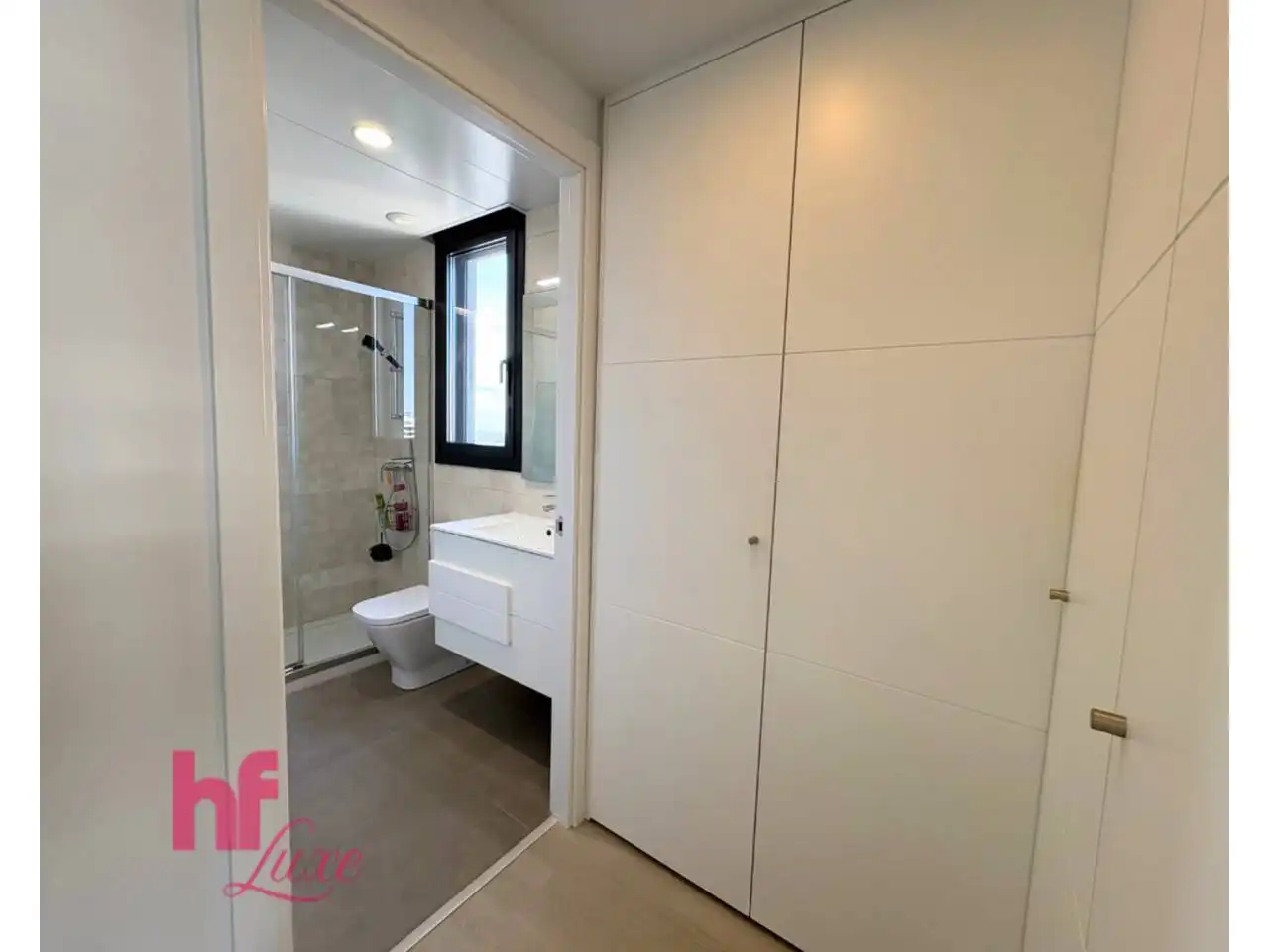 Badezimmer von Wohnung zum Verkauf in L'Hospitalet de Llobregat mit Klimaanlage, Heizung und Terrasse