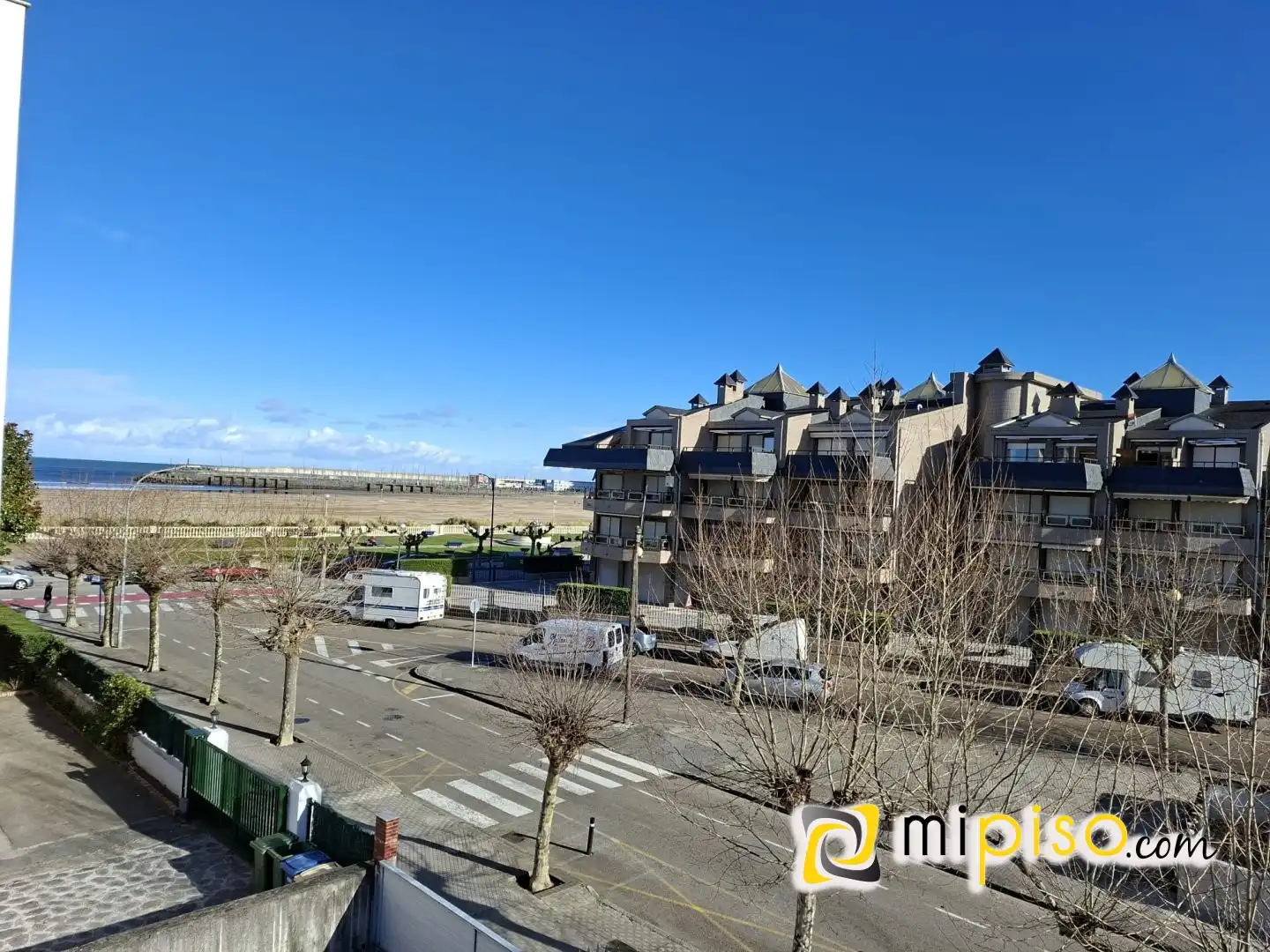 Vista exterior de Casa o chalet de alquiler en Laredo con Calefacción, Jardín privado y Amueblado