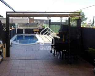 Terrassa de Casa o xalet en venda en Santa Coloma de Gramenet amb Terrassa i Piscina