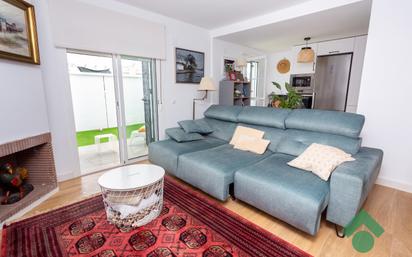 Living room of Single-family semi-detached for sale in Algeciras  with Air Conditioner, Terrace and Balcony