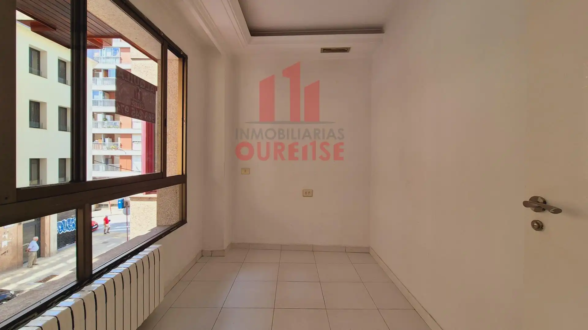 Oficina de alquiler en Ourense Capital  con Calefacción