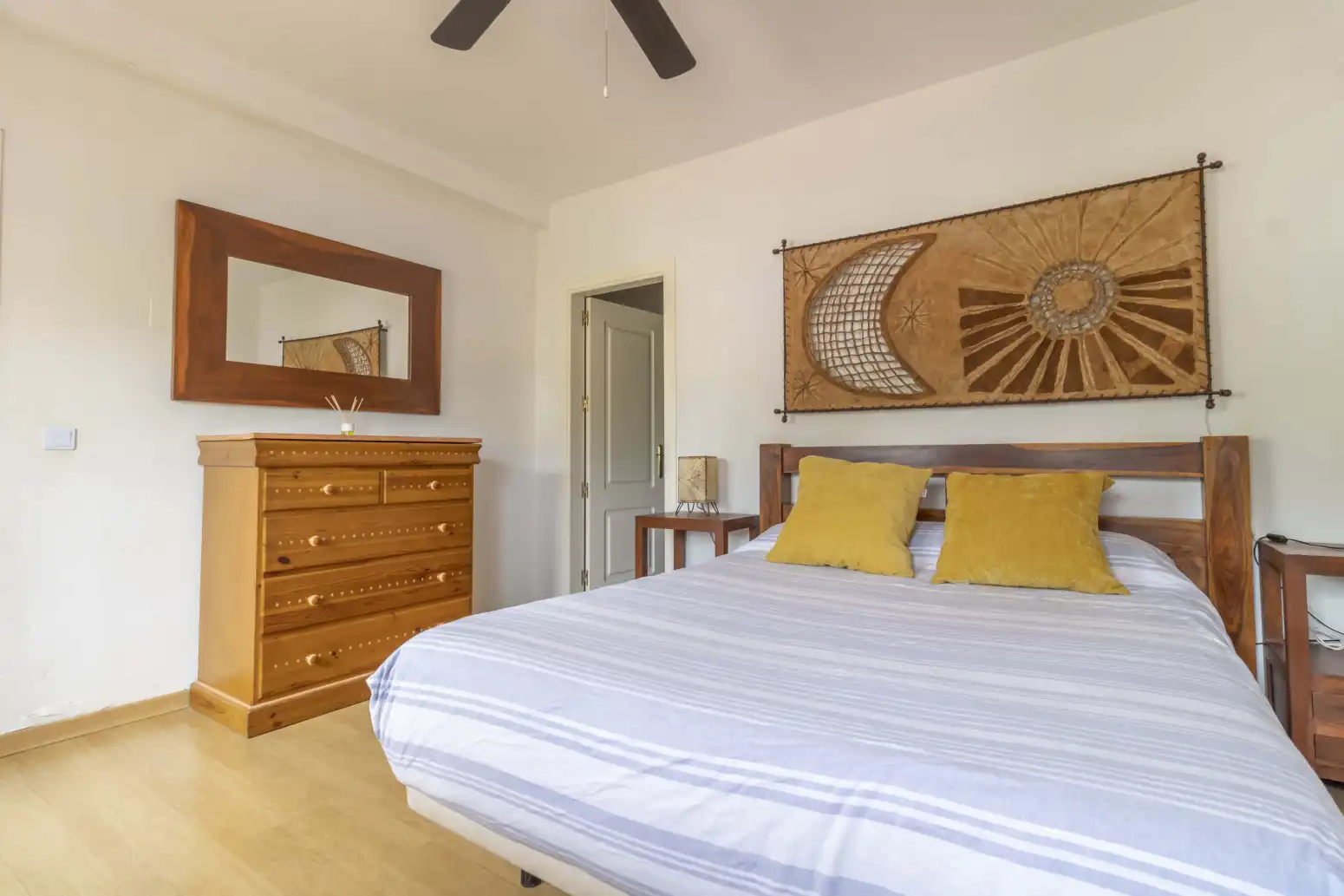 Bedroom of Houses for sale in Carmona  with Air Conditioner, Private garden and Swimming Pool