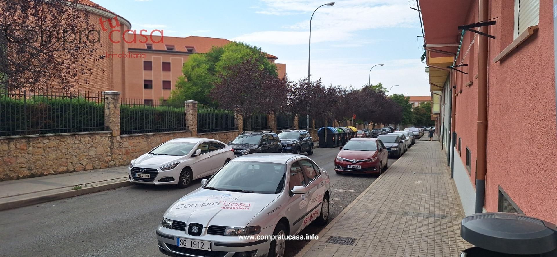 Aparcament de Dúplex de lloguer en Segovia Capital amb Calefacció, Parquet i Terrassa