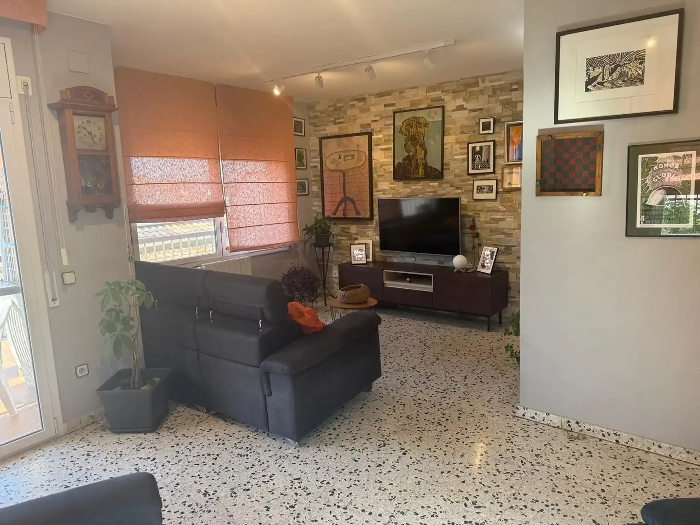 Sala d'estar de Casa adosada en venda en Hostalric amb Aire condicionat, Calefacció i Terrassa