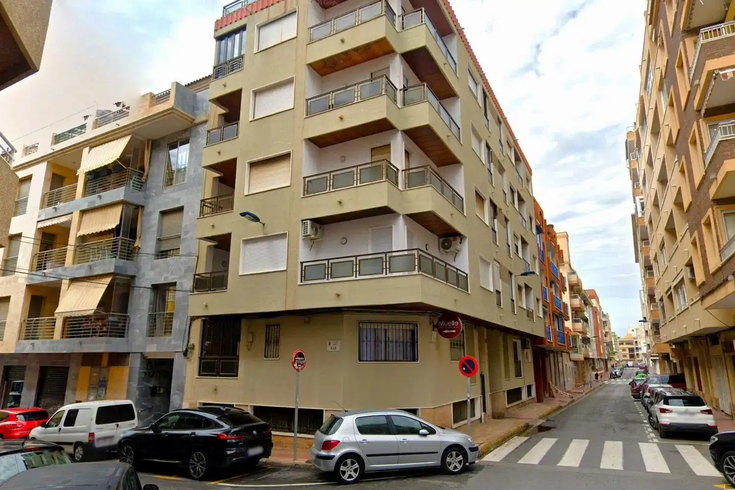 Exterior view of Apartments for sale in Torrevieja  with Air Conditioner and Furnished