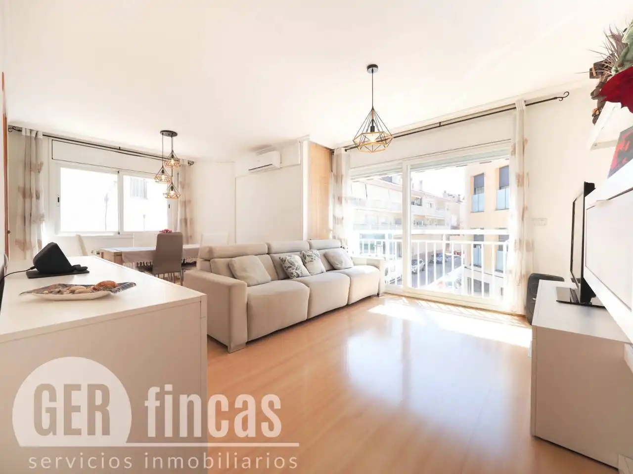 Vista exterior de Piso en venta en Terrassa con Aire acondicionado, Calefacción y Parquet