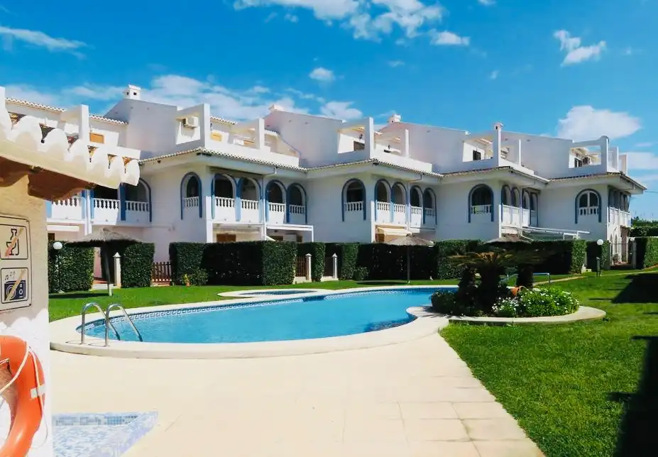 Dúplex con terraza en venta en Las Marinas / Les Marines