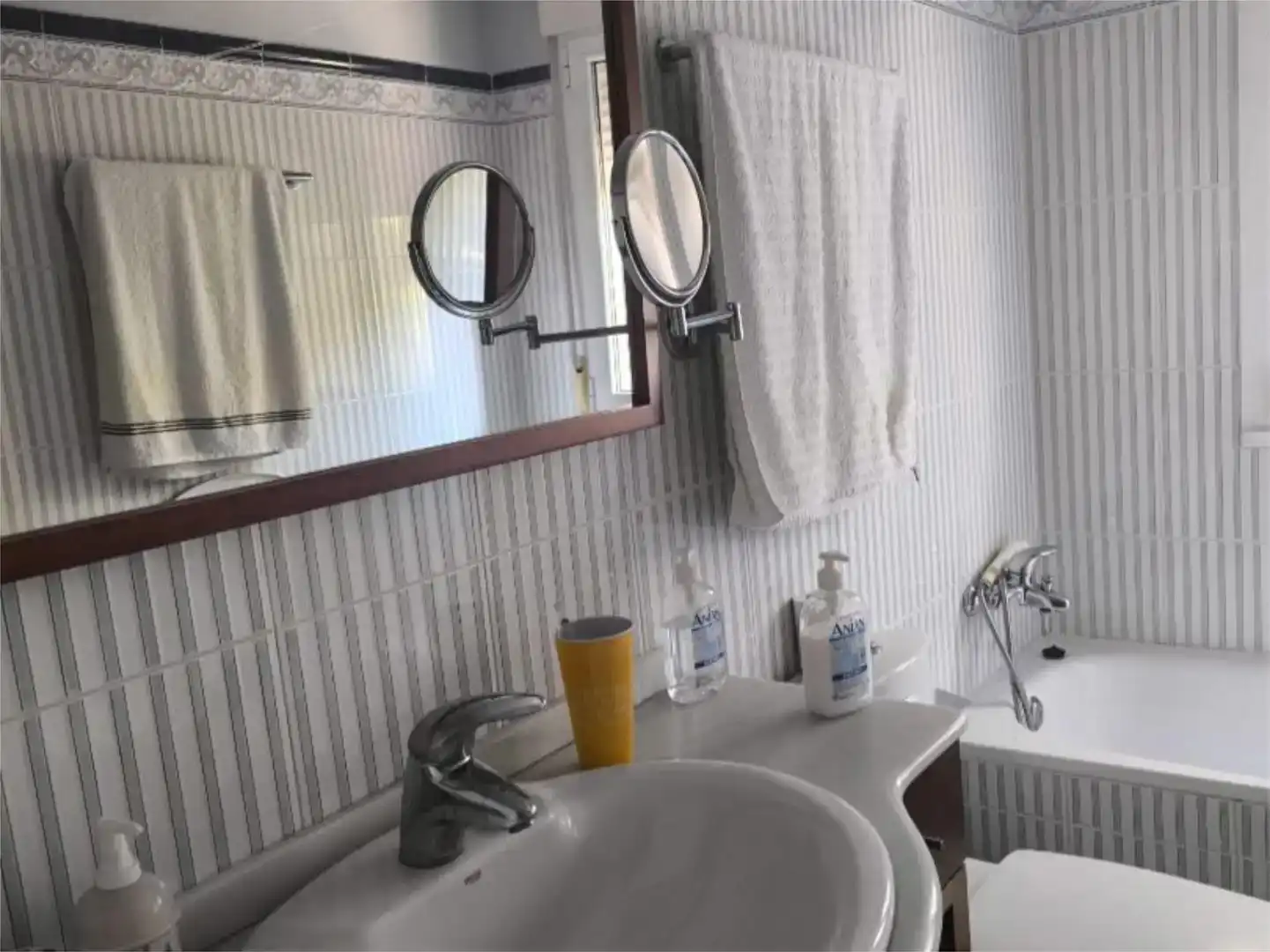 Badezimmer von Wohnung zum Verkauf in Torrelodones mit Klimaanlage, Schwimmbad und Balkon