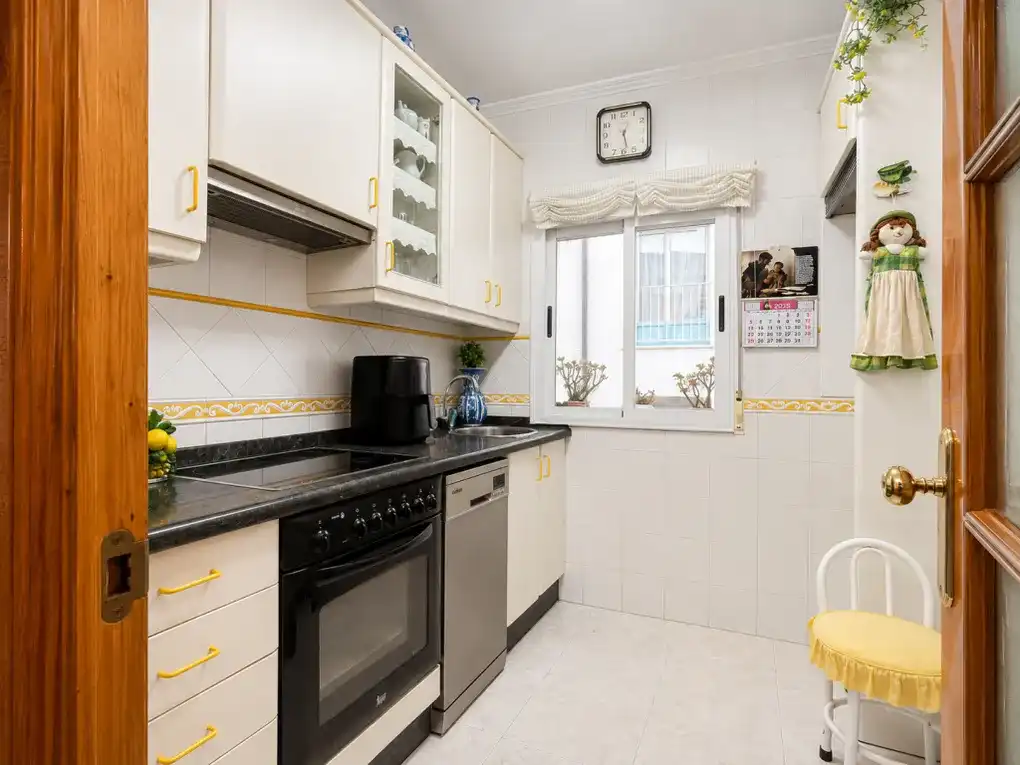 Cocina de Piso en venta en Ribadesella con Calefacción y Trastero