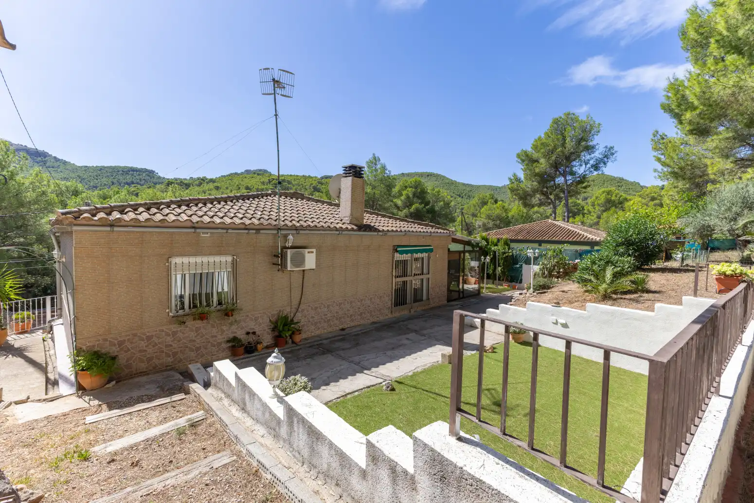 Jardí de Casa o xalet en venda en Albalat dels Tarongers amb Terrassa i Moblat