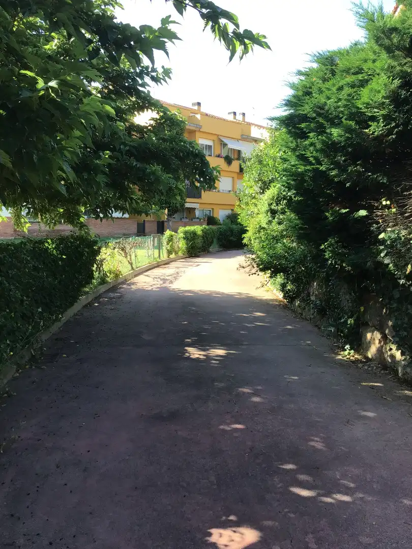 Parking de Casa adosada en venta en Santa Coloma de Farners con Calefacción, Jardín privado y Terraza