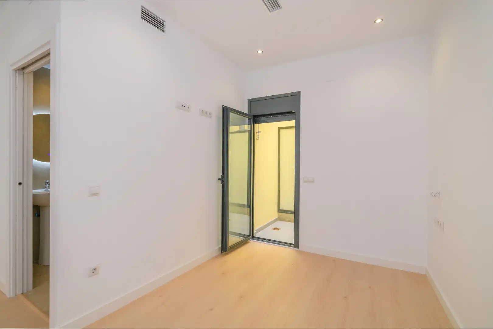 Flat with lift for sale in Carrer Victòria 95, imagen 18