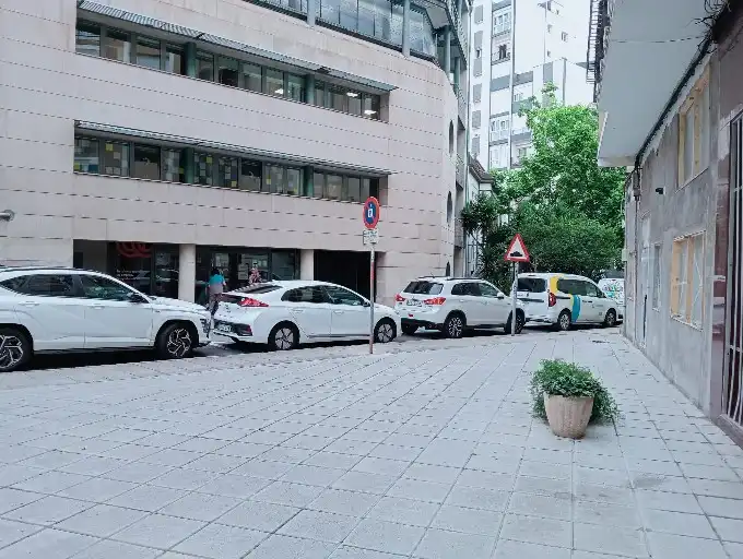 Parkplatz von Wohnung zum Verkauf in Santander mit Parkett, Möbliert und Waschmaschine