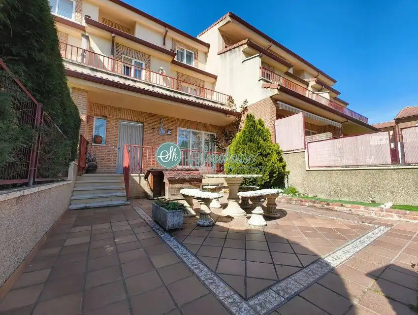 Villa zum Verkauf in Palazuelos de Eresma, imagen 3