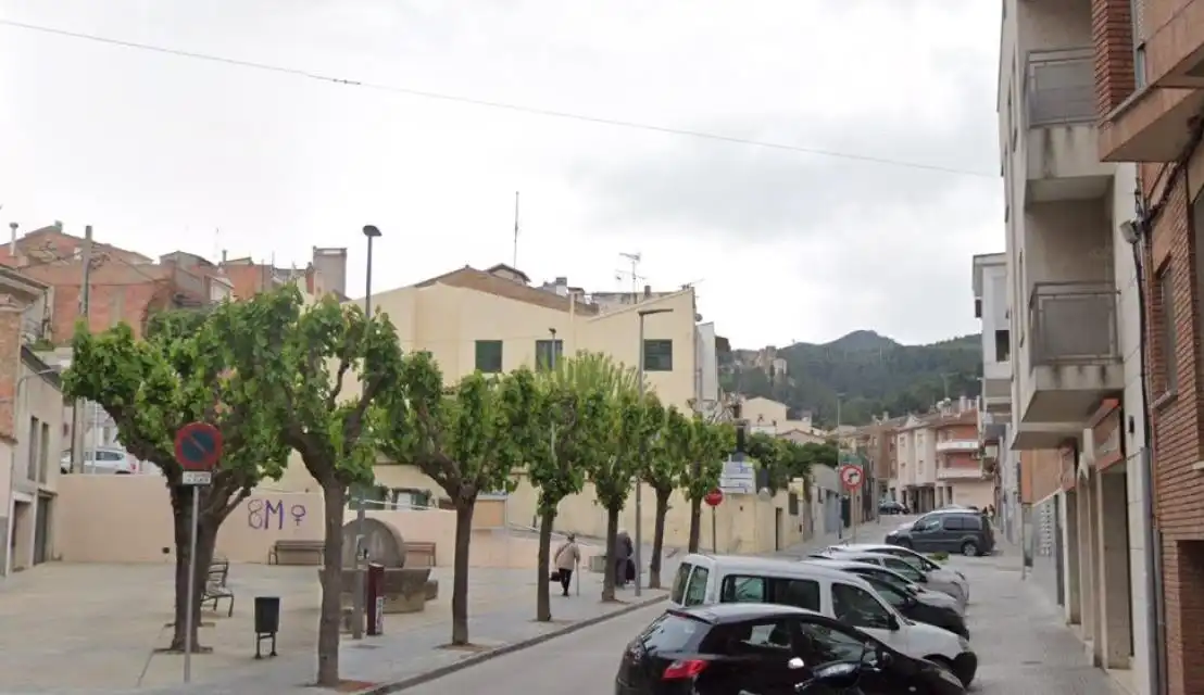 Parking for sale in C/ Anoia, imagen 3