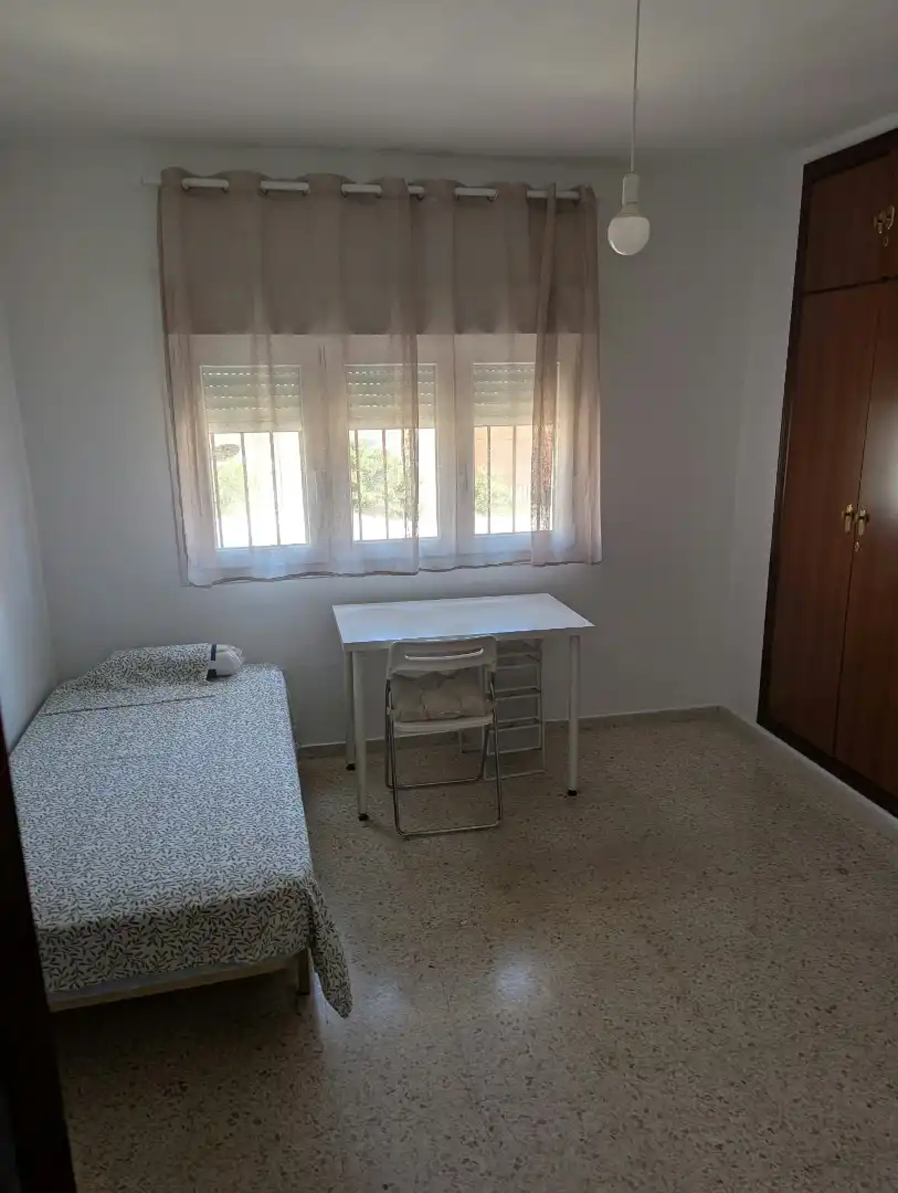 Bedroom of Flat for rent in Sevilla  with Air Conditioner, Terrace and Furnished