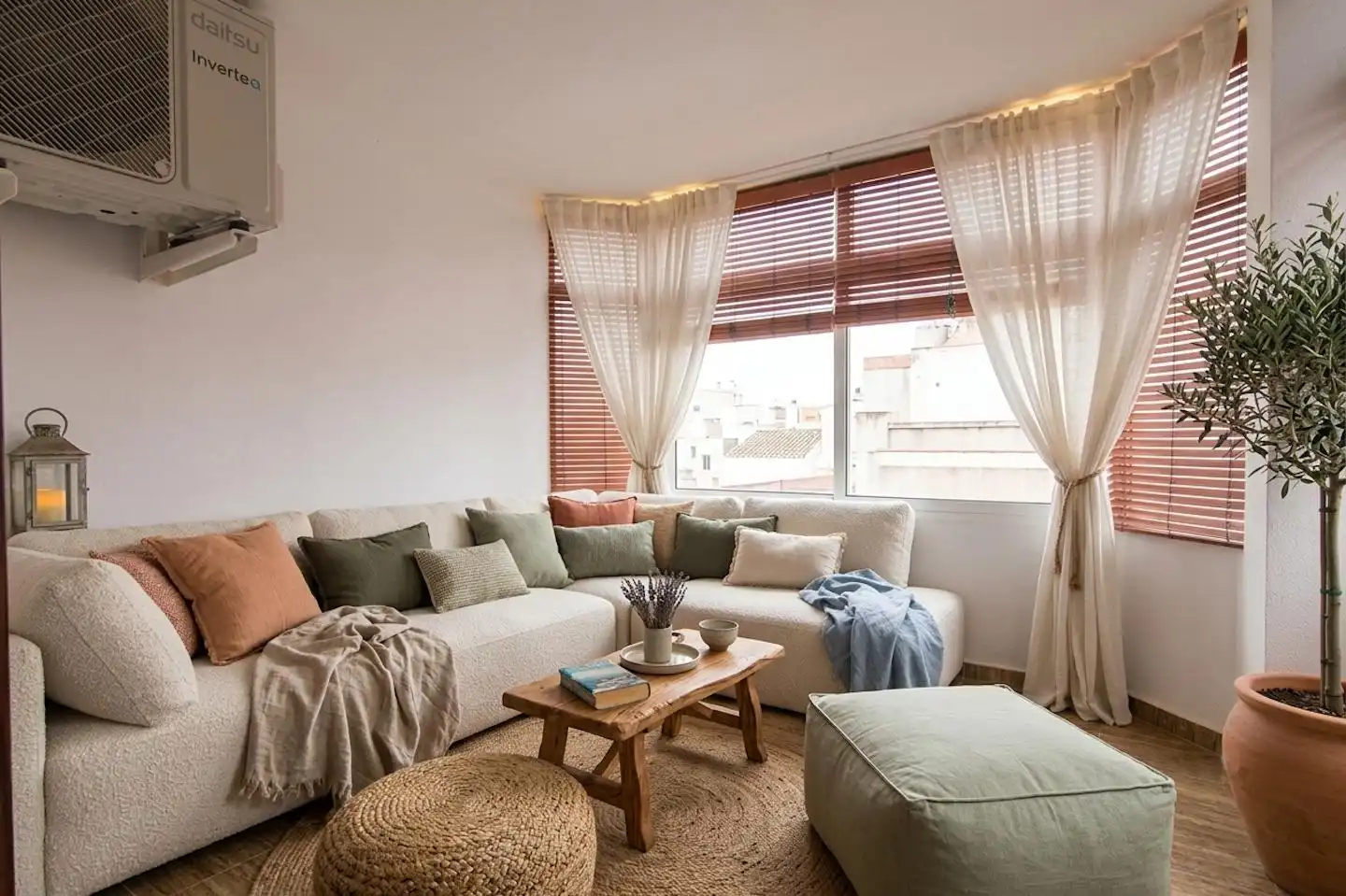 Living room of Flat for sale in Eivissa  with Air Conditioner and Terrace