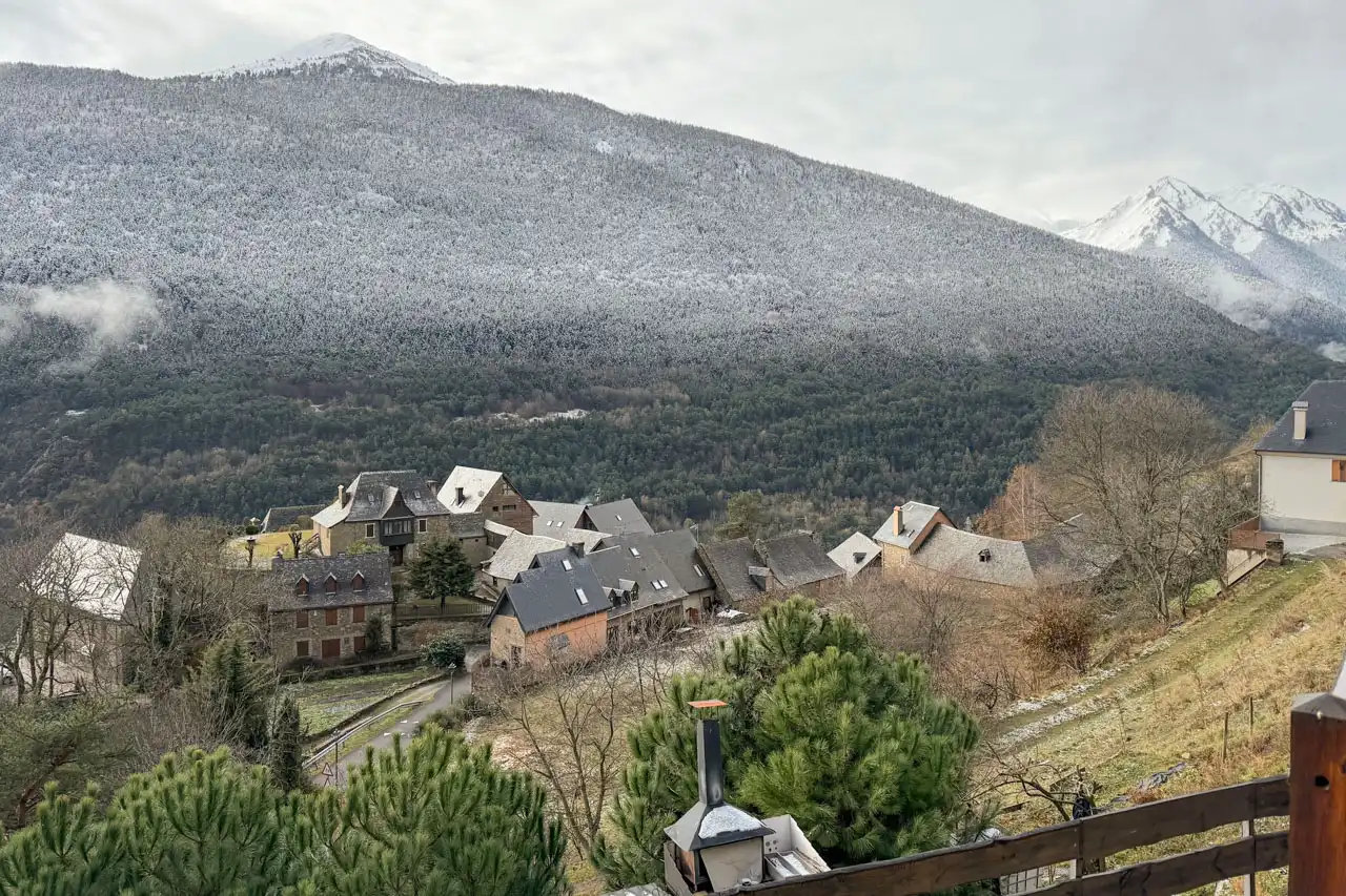 Vista exterior de Dúplex en venda en Vielha e Mijaran amb Calefacció, Jardí privat i Parquet