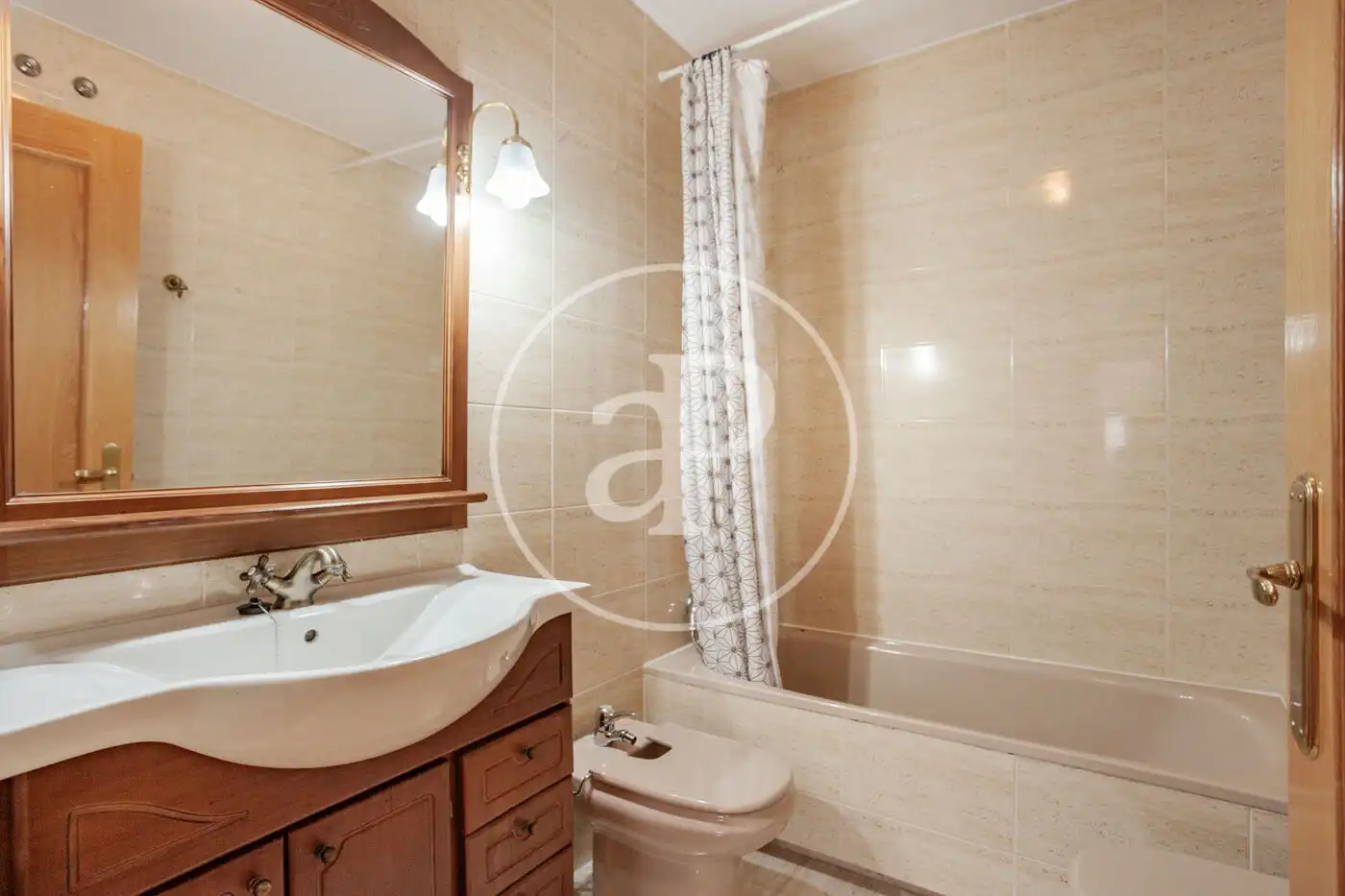 Bathroom of Houses for rent in Madrid  with Air Conditioner, Heating and Private garden