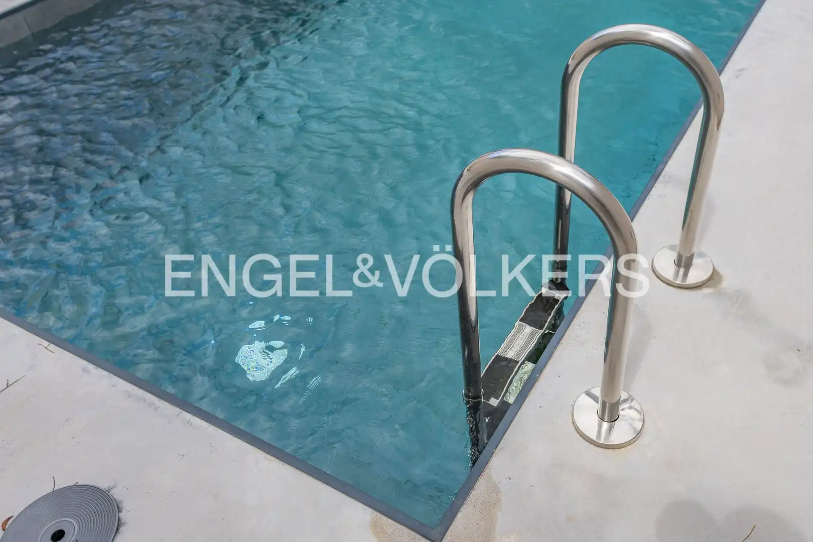 Piscina de Casa o chalet en venta en Matadepera con Calefacción, Parquet y Terraza
