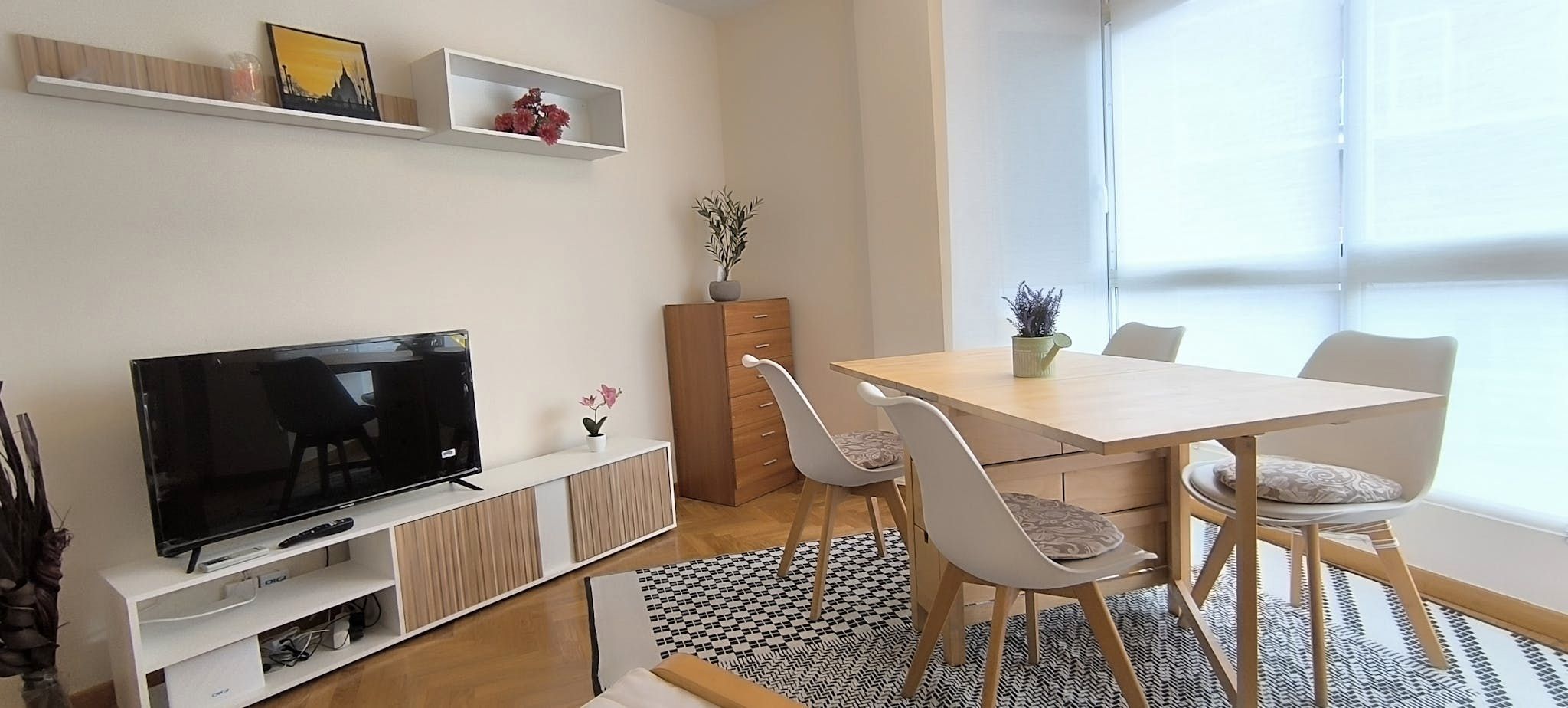 Living room of Flat for rent in  Madrid Capital  with Air Conditioner, Heating and Furnished