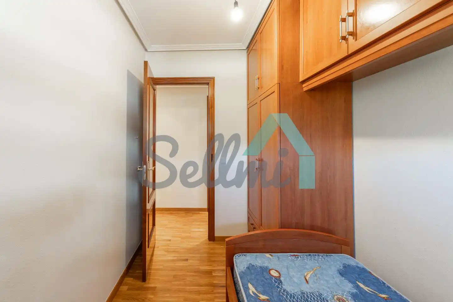 Bedroom of Flat for sale in Oviedo   with Heating, Parquet flooring and Storage room
