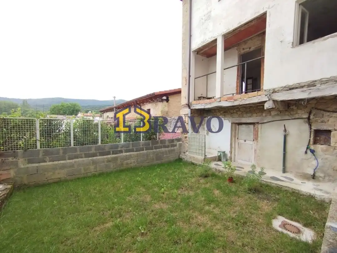 Casa o chalet en venta en Medina de Pomar con Calefacción, Jardín privado y Terraza