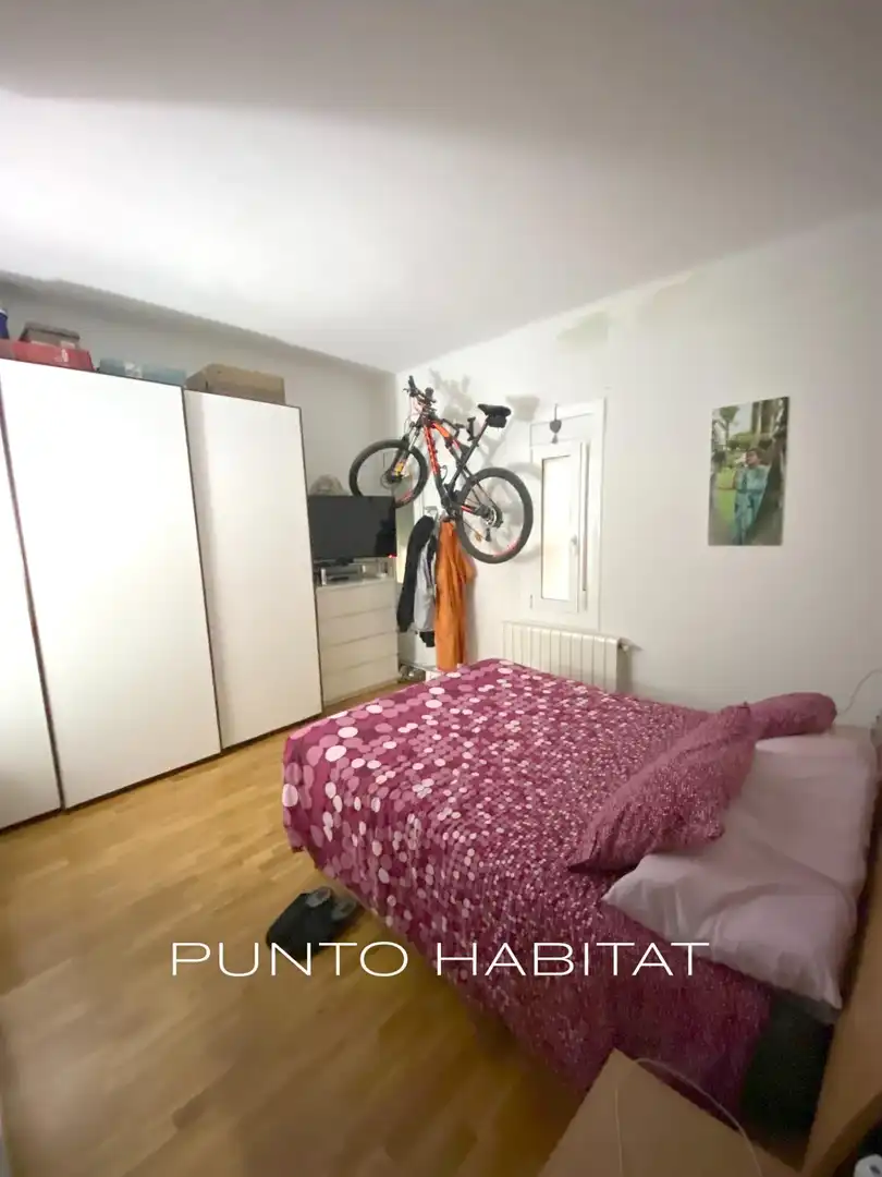 Schlafzimmer von Wohnung zum Verkauf in Barcelona mit Klimaanlage, Parkett und Terrasse
