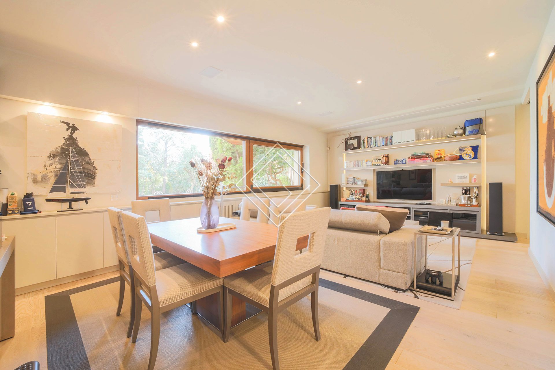 Dining room of Planta baja for sale in  Madrid Capital  with Air Conditioner, Private garden and Storage room