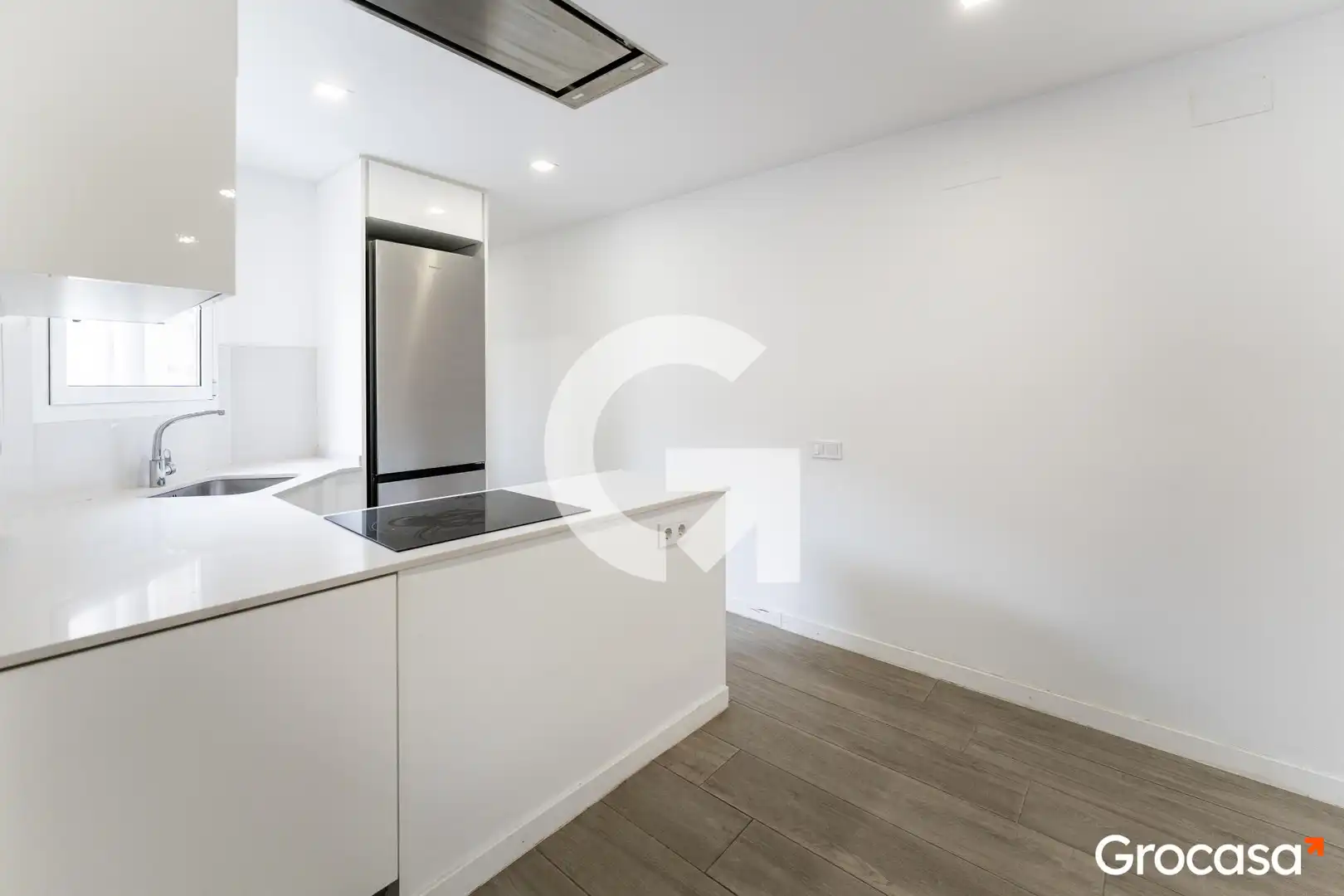 Cocina de Piso en venta en L'Hospitalet de Llobregat con Aire acondicionado, Calefacción y Horno