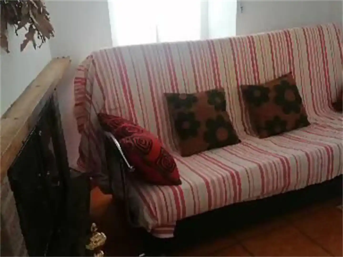 Sala d'estar de Casa adosada de lloguer en Benaocaz amb Moblat i Balcó