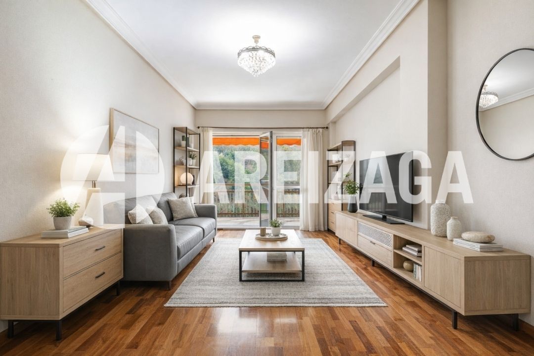 Sala d'estar de Pis en venda en Donostia - San Sebastián  amb Calefacció, Terrassa i Traster