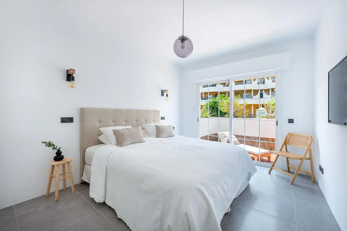 Bedroom of Flat for rent in Marbella  with Air Conditioner, Heating and Terrace