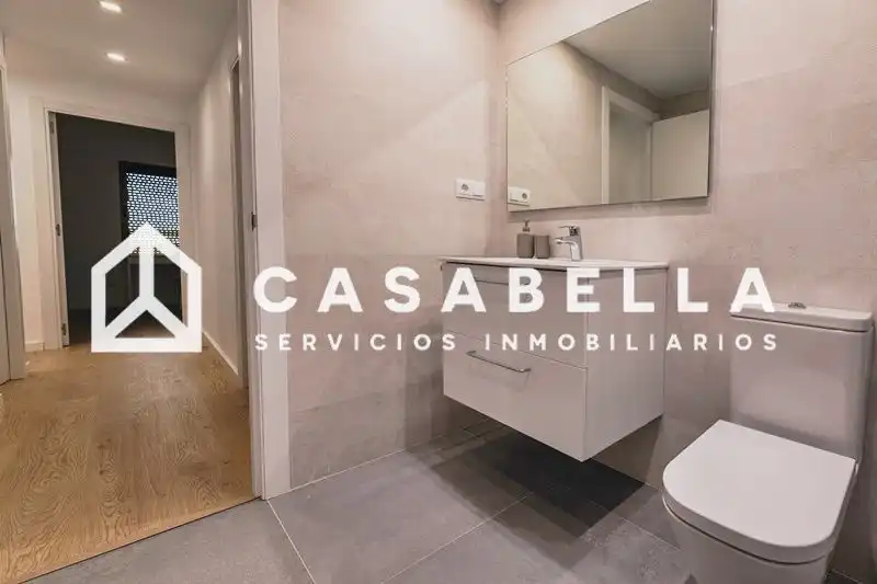 Baño de Piso en venta en Valencia con Aire acondicionado, Calefacción y Terraza