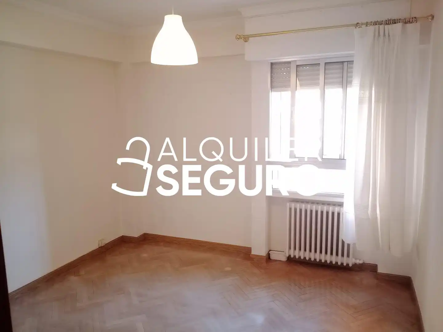 Schlafzimmer von Wohnung zur Miete in Valladolid mit Heizung und Terrasse