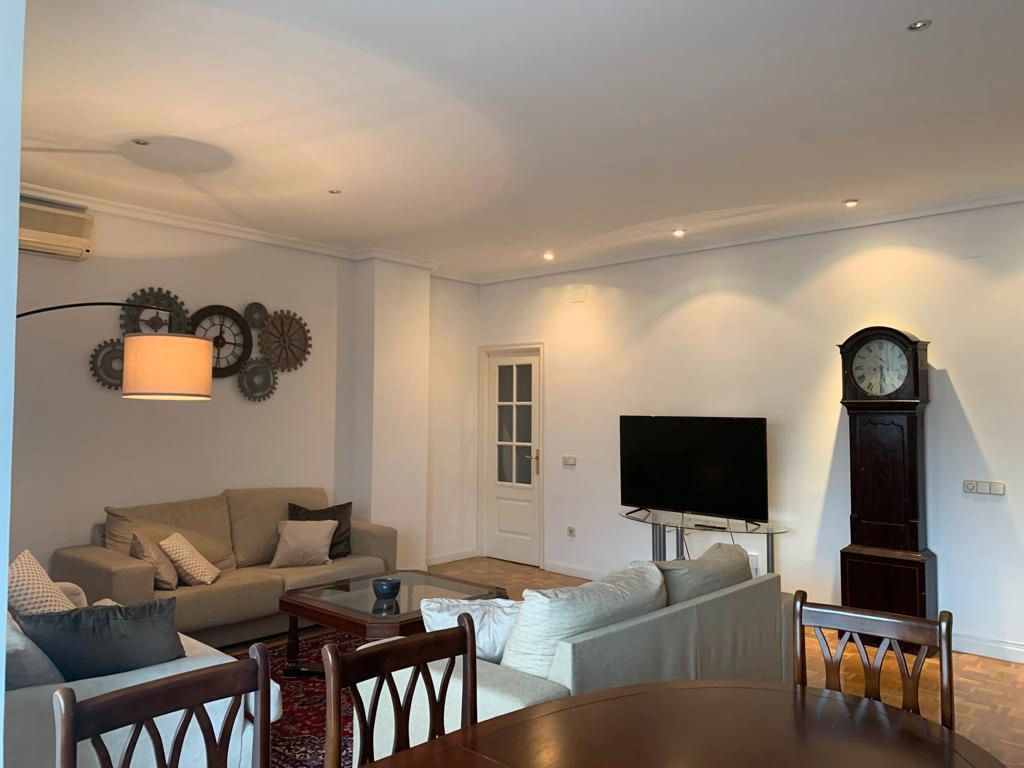 Sala de estar de Piso en venta en  Madrid Capital con Aire acondicionado y Amueblado