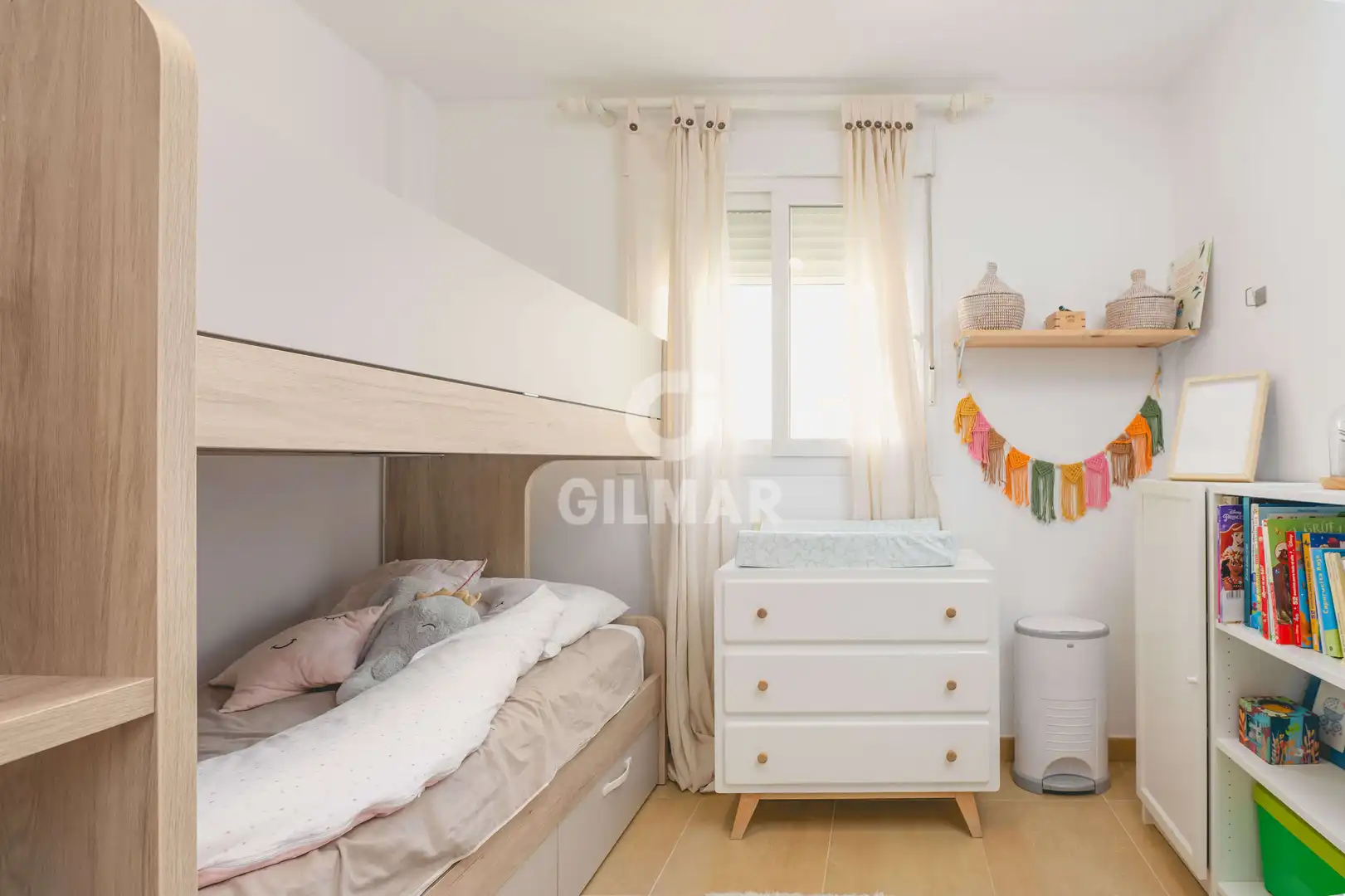 Schlafzimmer von Einfamilien-Reihenhaus zum Verkauf in Tarifa mit Heizung, Privatgarten und Schwimmbad