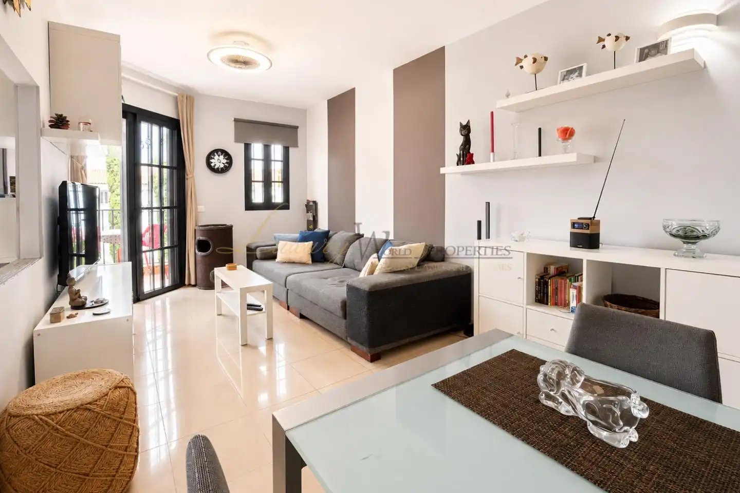 Living room of Flat for sale in Arona  with Terrace, Furnished and Community pool