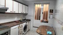 Cuina de Pis en venda en A Coruña Capital  amb Parquet, Terrassa i Moblat