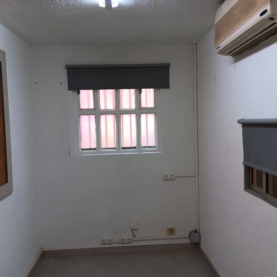 Habitación de Local de alquiler en Zaragoza
