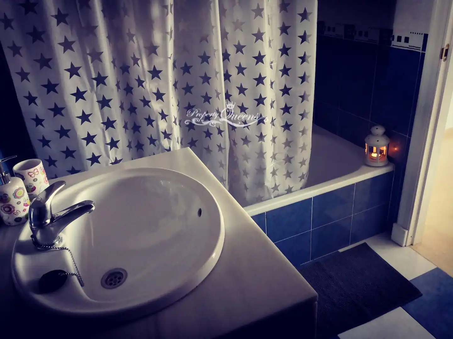 Baño de Piso de alquiler en Población de Arroyo con Aire acondicionado, Terraza y Piscina